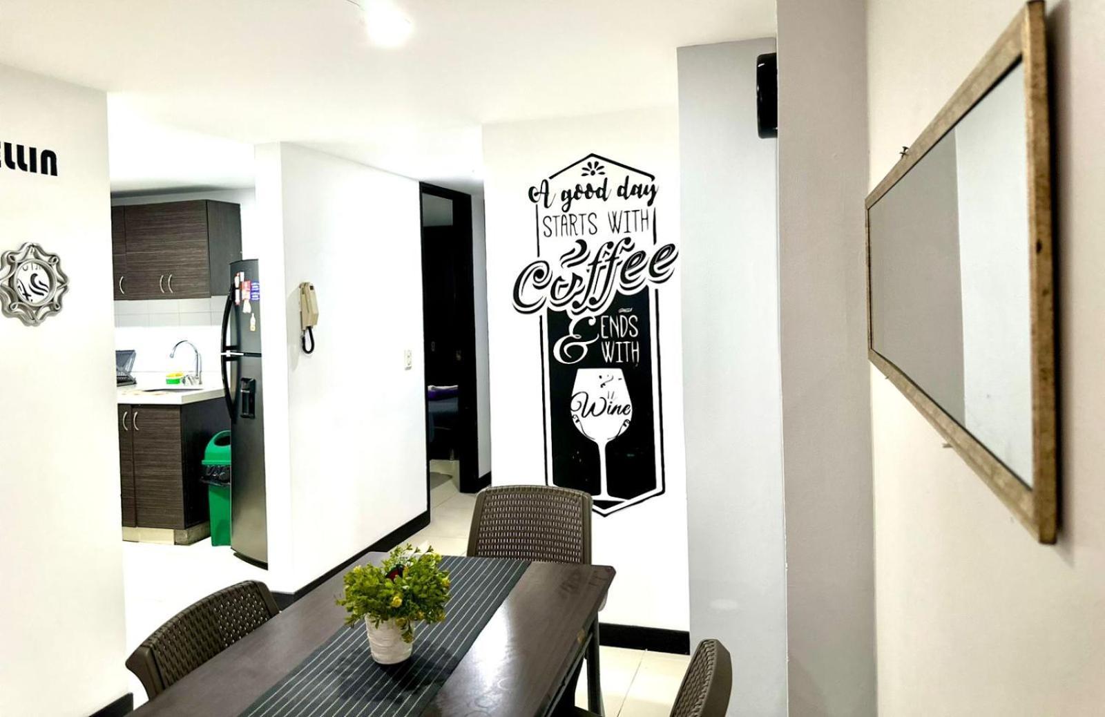 Apto Moderno En Laureles Medellín